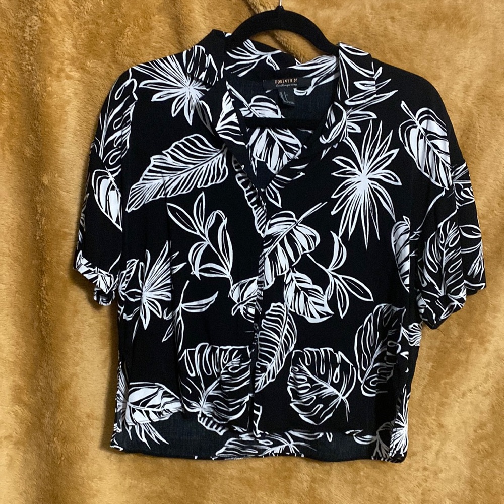 Forever 21 button down shirt with leaves design